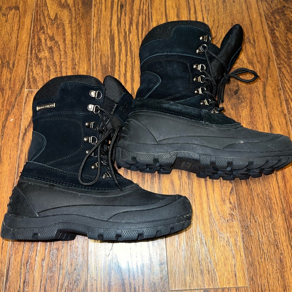 Field & Stream Black Winter Boots with Lace-Up Design.